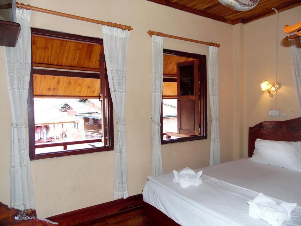Silikhane Guesthouse หลวงพระบาง ภายนอก รูปภาพ