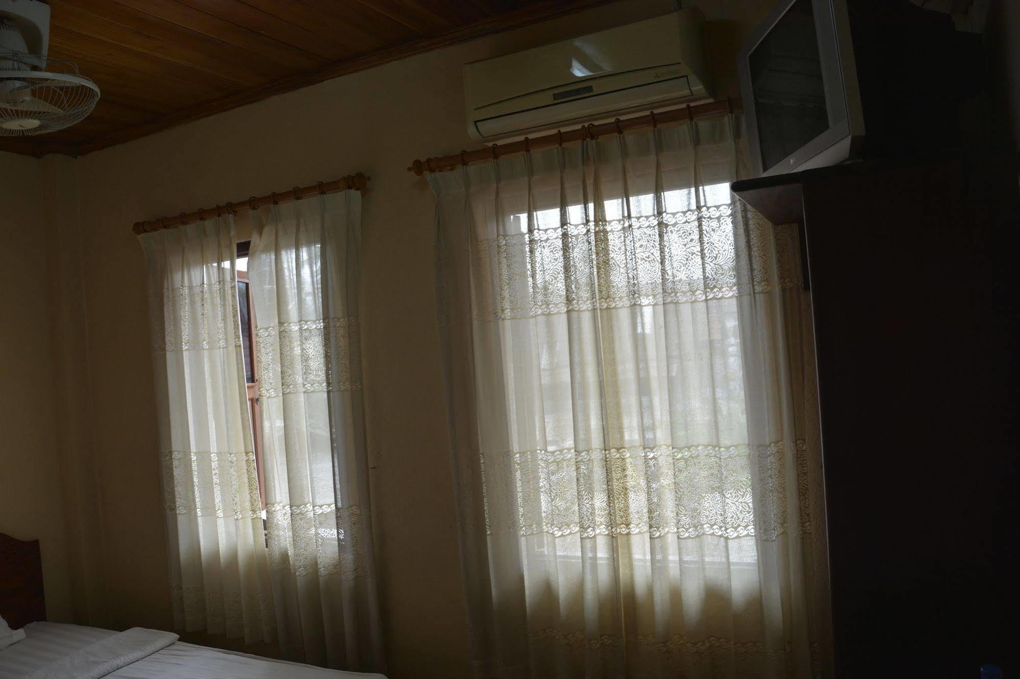 Silikhane Guesthouse หลวงพระบาง ภายนอก รูปภาพ