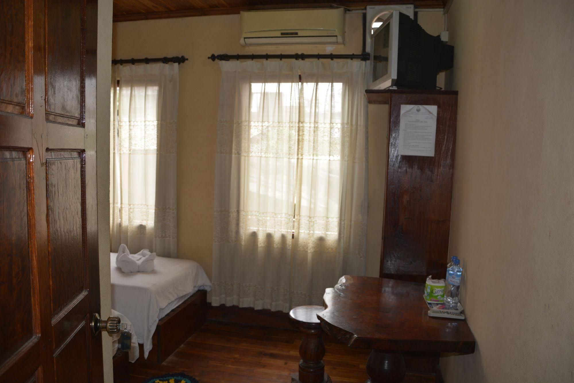 Silikhane Guesthouse หลวงพระบาง ภายนอก รูปภาพ