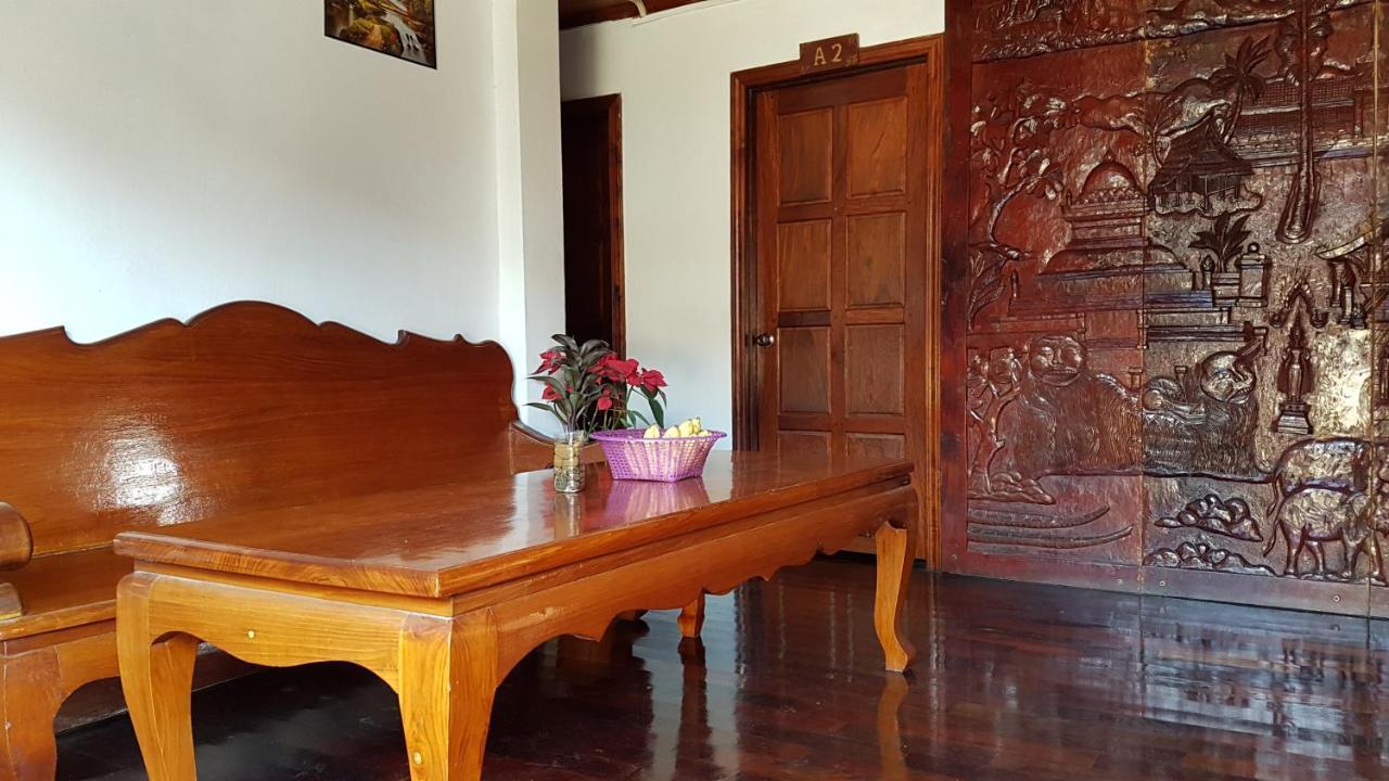 Silikhane Guesthouse หลวงพระบาง ภายนอก รูปภาพ