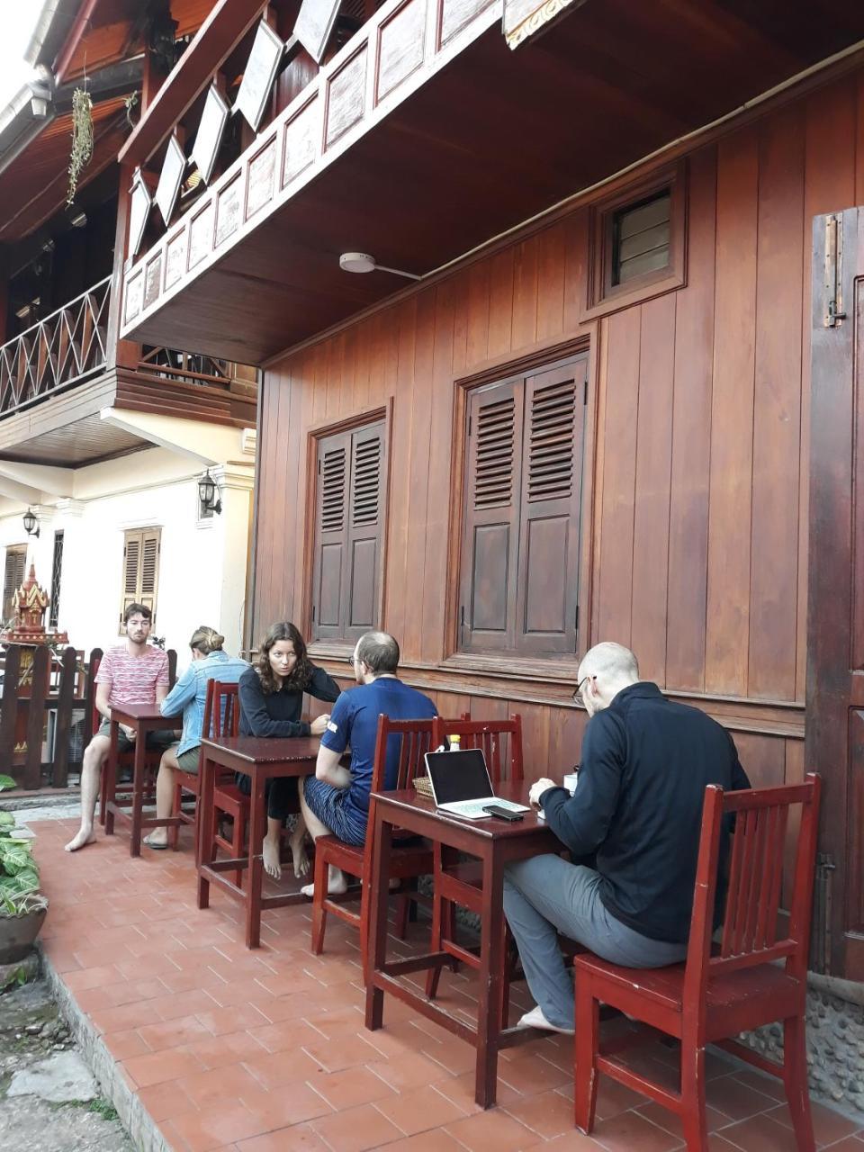 Silikhane Guesthouse หลวงพระบาง ภายนอก รูปภาพ