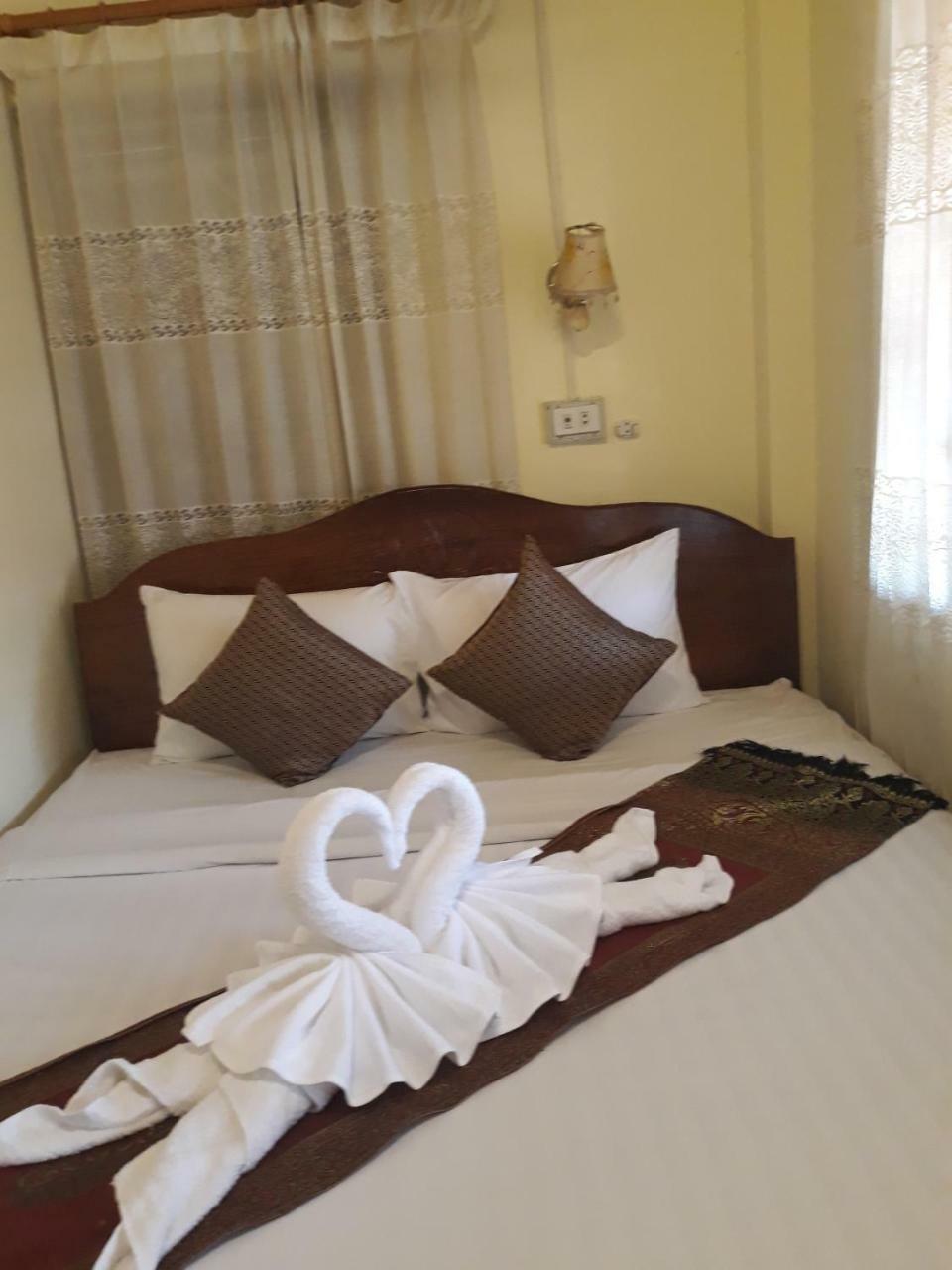 Silikhane Guesthouse หลวงพระบาง ภายนอก รูปภาพ
