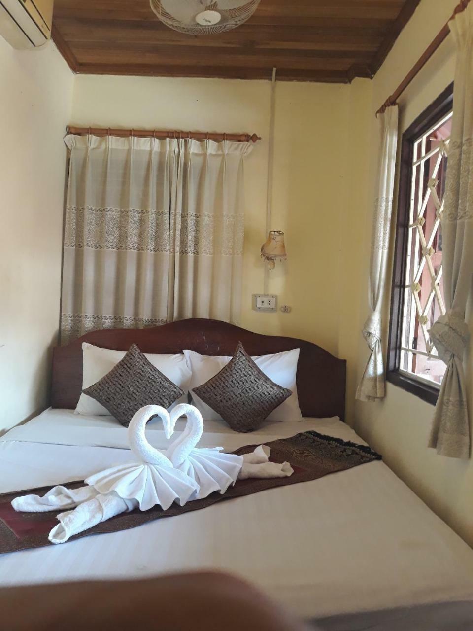 Silikhane Guesthouse หลวงพระบาง ภายนอก รูปภาพ